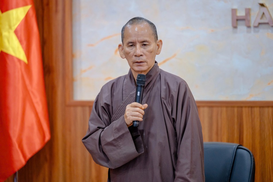Hòa thượng Thích Thiện Thống đúc kết buổi họp Hòa thượng Thích Thiện Thống đúc kết buổi họp