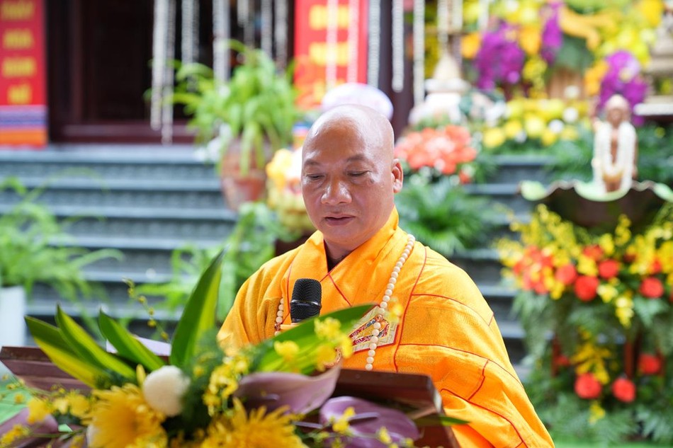 Thượng tọa Thích Chiếu Tuệ tuyên đọc Thông điệp Phật đản Phật lịch 2569 của Đức Đệ tứ pháp chủ GHPGVN Thượng tọa Thích Chiếu Tuệ tuyên đọc Thông điệp Phật đản Phật lịch 2569 của Đức Đệ tứ pháp chủ GHPGVN