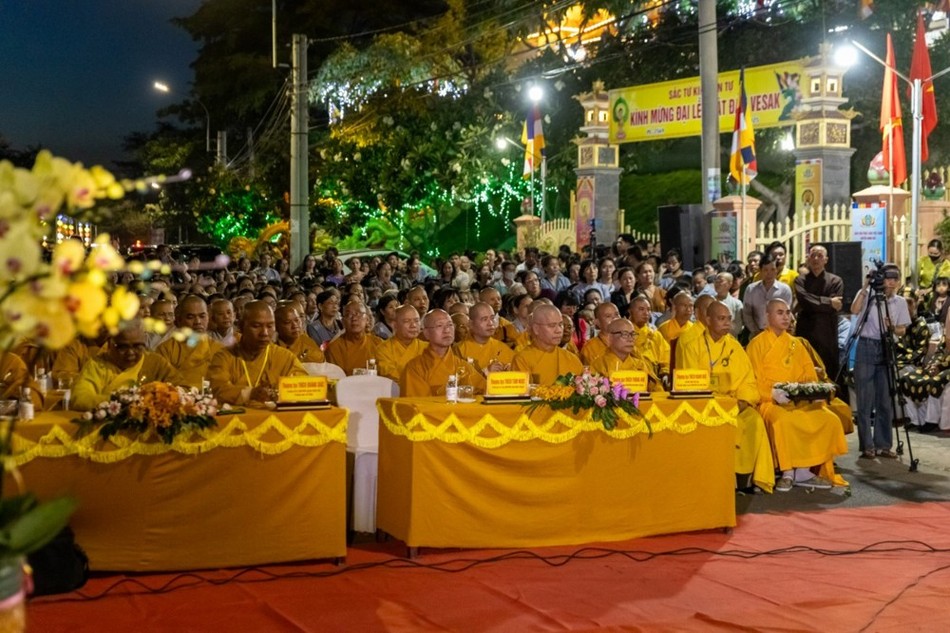 Chư tôn đức tham dự