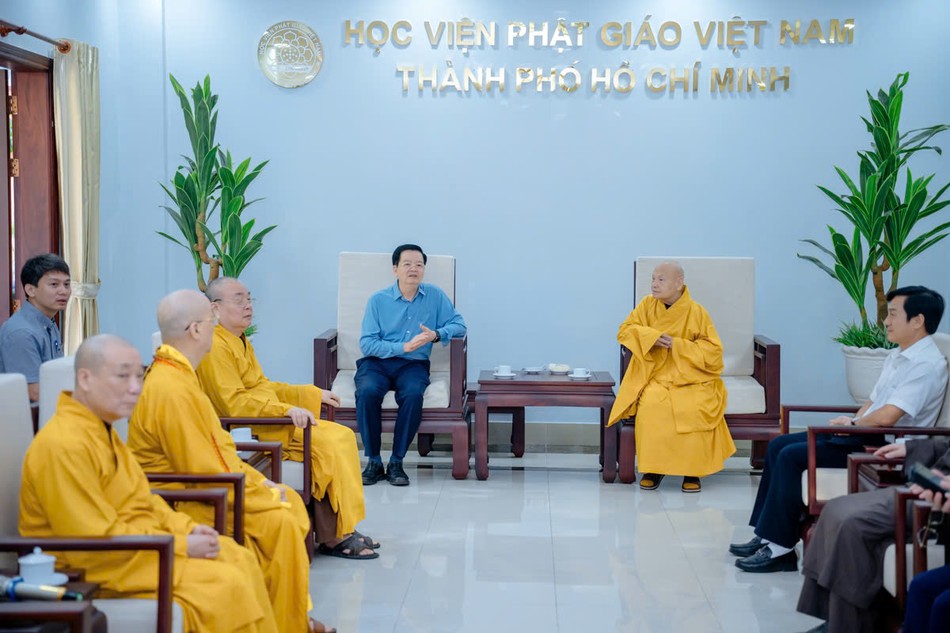 Trưởng lão Hòa thượng Thích Thiện Nhơn tiếp Phó Thủ tướng Chính phủ Mai Văn Chính Trưởng lão Hòa thượng Thích Thiện Nhơn tiếp Phó Thủ tướng Chính phủ Mai Văn Chính