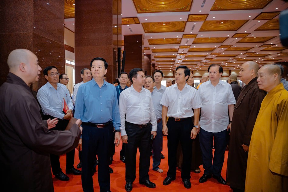 Thượng tọa Thích Đức Thiện báo cáo một số công tác chuẩn bị tổ chức Đại lễ Vesak Liên Hiệp Quốc 2025 Thượng tọa Thích Đức Thiện báo cáo một số công tác chuẩn bị tổ chức Đại lễ Vesak Liên Hiệp Quốc 2025