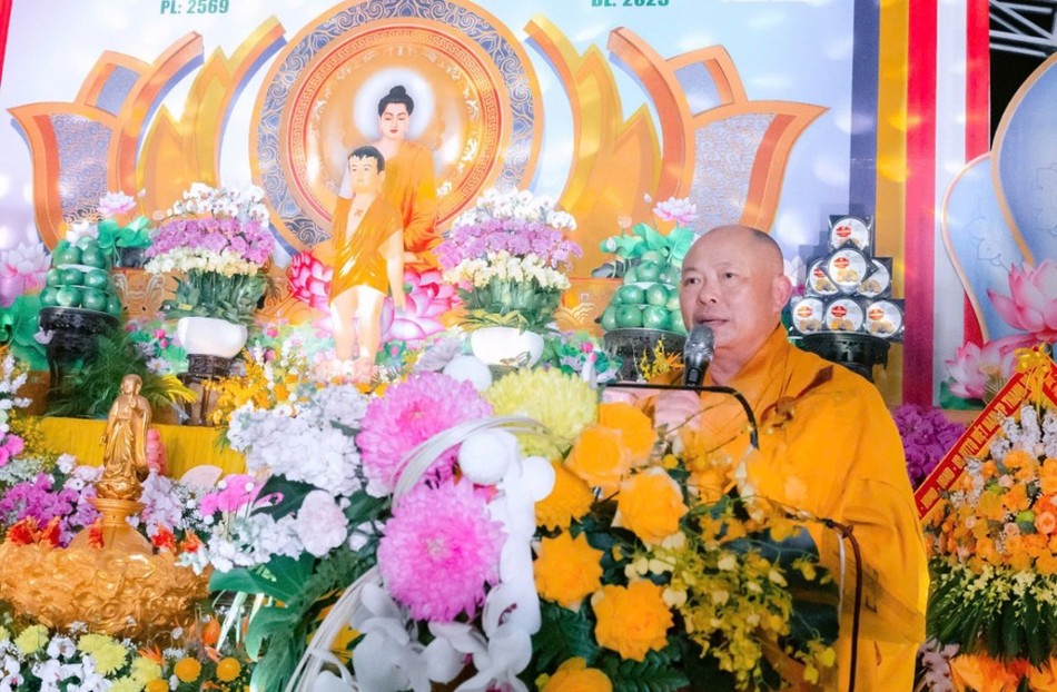 Thượng tọa Thích Tâm Định đã tuyên đọc Diễn văn Phật đản Thượng tọa Thích Tâm Định đã tuyên đọc Diễn văn Phật đản