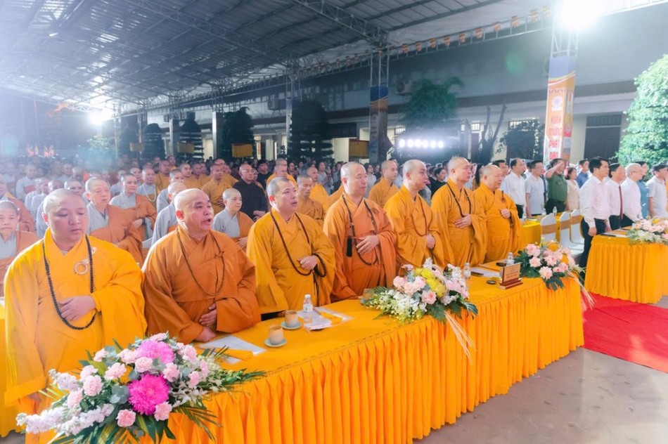 Chư tôn đức tham dự Đại lễ Phật đản Chư tôn đức tham dự Đại lễ Phật đản