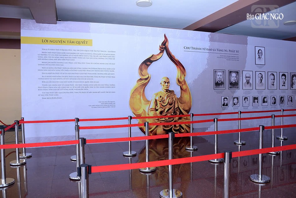 Không gian tại sảnh Việt Nam Quốc Tự chuẩn bị chiêm bái Xá-lợi Trái tim Bồ-tát Thích Quảng Đức