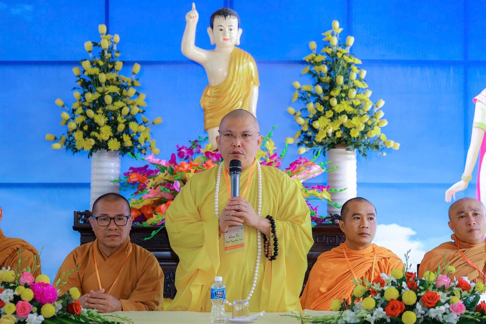 Thượng tọa Thích Quảng Cao, Chứng minh và ban lời khuyến tấn tu tập đến tu sinh Thượng tọa Thích Quảng Cao, Chứng minh và ban lời khuyến tấn tu tập đến tu sinh