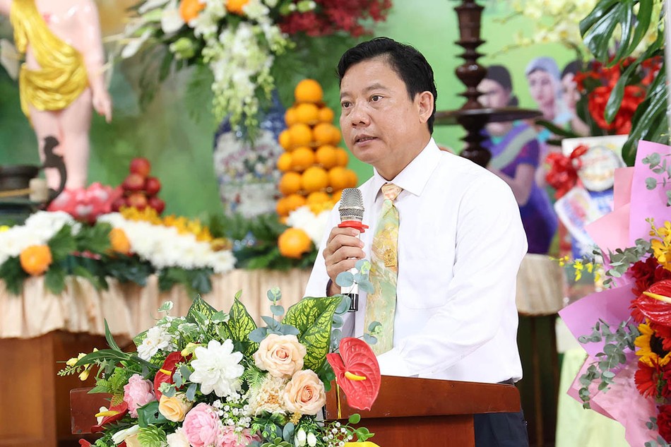 Ông Phạm Tấn Hòa phát biểu chúc mừng Ông Phạm Tấn Hòa phát biểu chúc mừng
