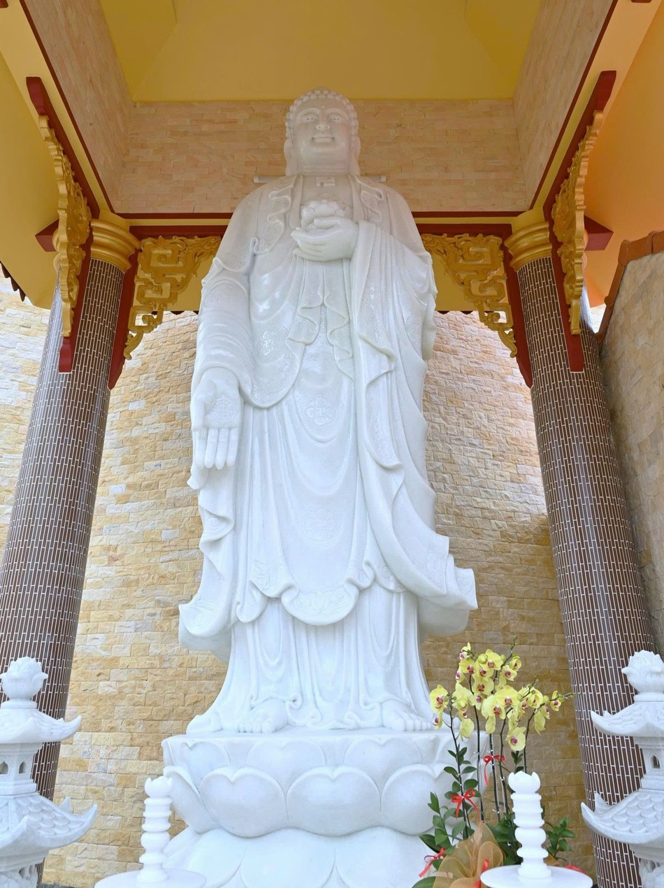 Tôn tượng Đức Phật A Di Đà Tôn tượng Đức Phật A Di Đà