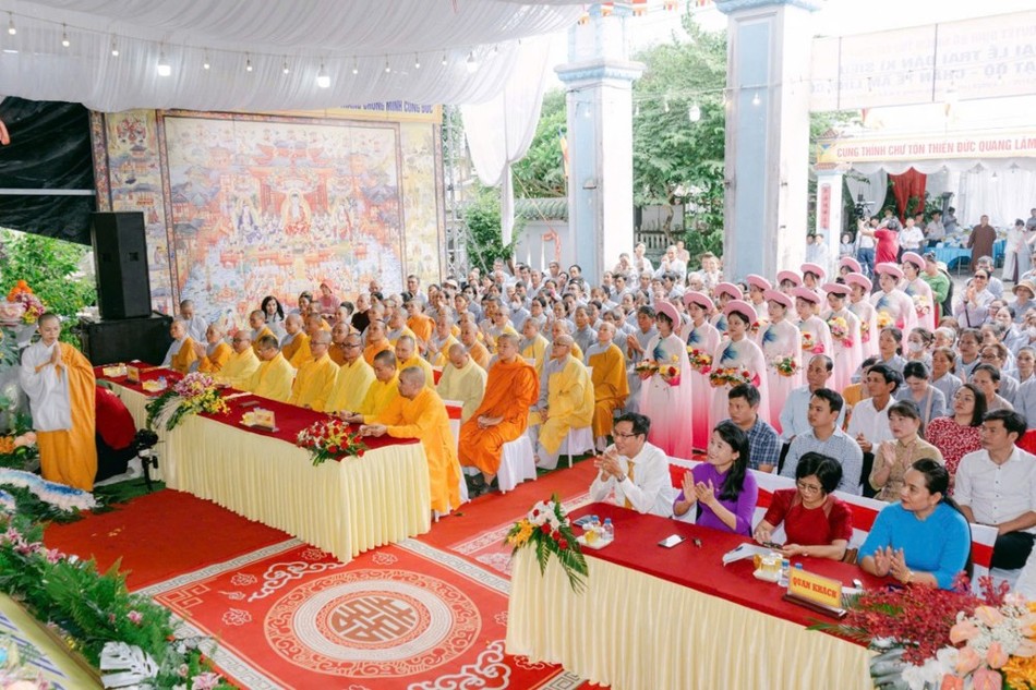 Quang cảnh buổi lễ Quang cảnh buổi lễ
