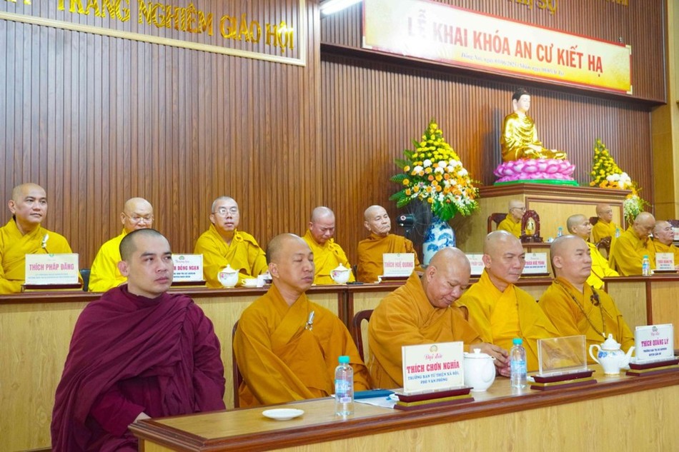 Chư tôn đức tham dự Chư tôn đức tham dự