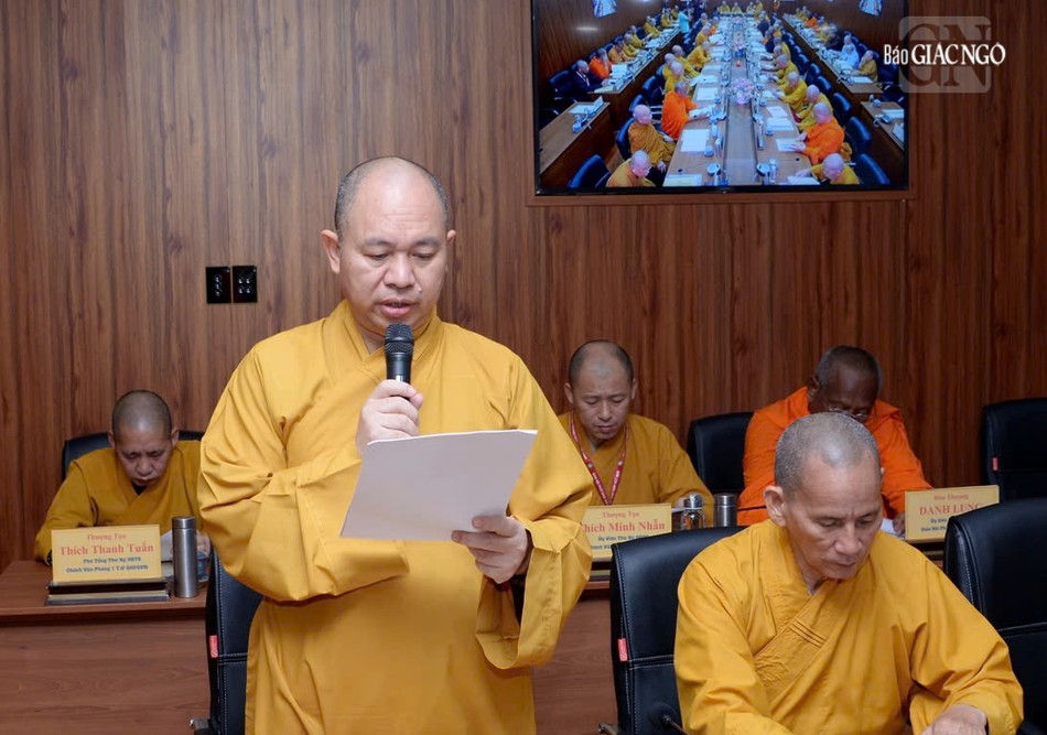 Thượng tọa Thích Đức Thiện trình dự thảo báo cáo sơ kết hoạt động Phật sự 6 tháng đầu năm 2025 của Giáo hội Thượng tọa Thích Đức Thiện trình dự thảo báo cáo sơ kết hoạt động Phật sự 6 tháng đầu năm 2025 của Giáo hội