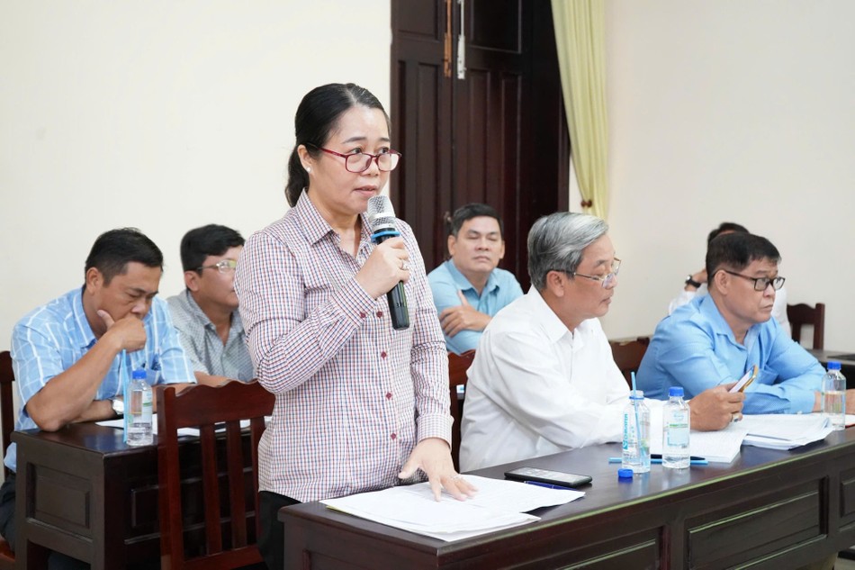 Bà Nguyễn Thị Kiều Loan, Phó Giám đốc Sở Nội vụ tỉnh Tiền Giang phát biểu tại phiên họp