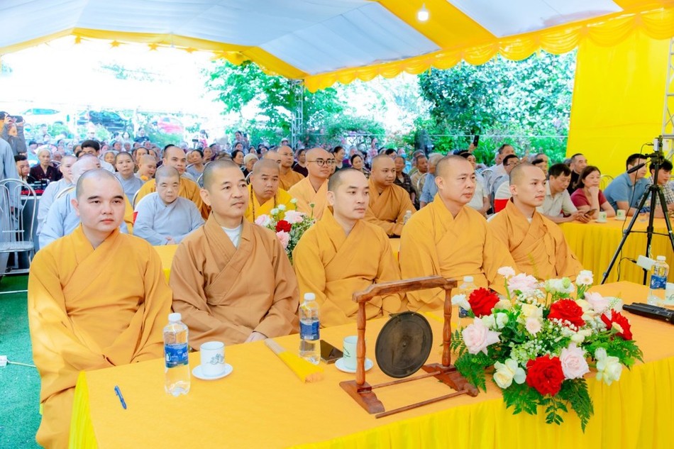 Chư tôn đức tham dự Chư tôn đức tham dự