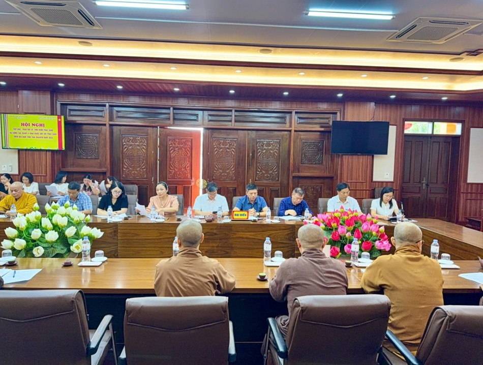 Hội nghị thảo luận chủ yếu xoay quanh vấn đề liên quan quản lý Tăng Ni, tự viện Hội nghị thảo luận chủ yếu xoay quanh vấn đề liên quan quản lý Tăng Ni, tự viện