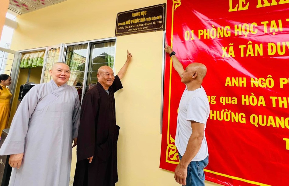 phòng học cho học sinh Trường Tiểu học Tân Hồng đưa vào sử dụng - Ảnh: T.Q phòng học cho học sinh Trường Tiểu học Tân Hồng đưa vào sử dụng - Ảnh: T.Q