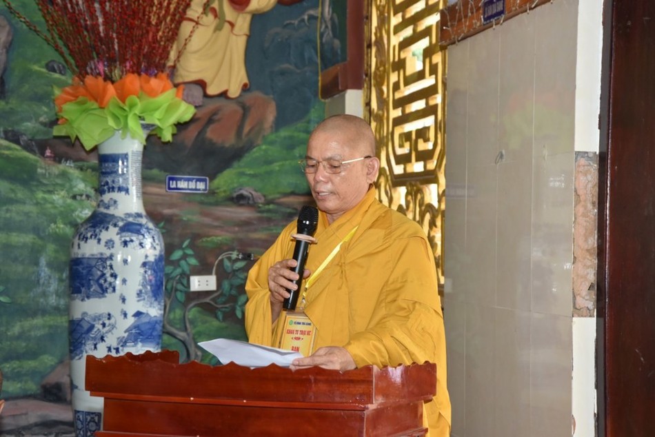 Thượng tọa Thích Tánh Hạnh, trụ trì chùa Trà Cang, Trưởng ban Tổ chức phát biểu khai mạc Thượng tọa Thích Tánh Hạnh, trụ trì chùa Trà Cang, Trưởng ban Tổ chức phát biểu khai mạc