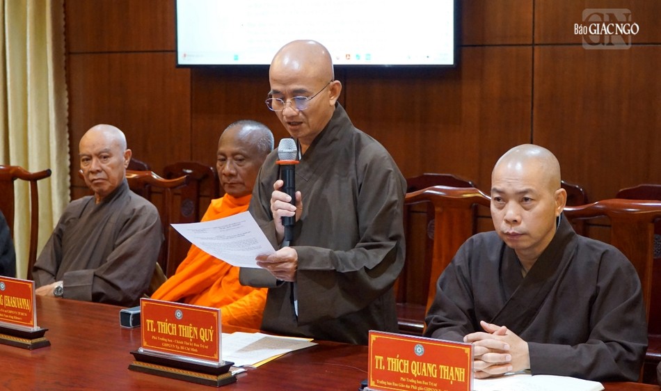 Thượng tọa Thích Thiện Quý thông qua quyết định và thông tư của Hội đồng Trị sự GHPGVN