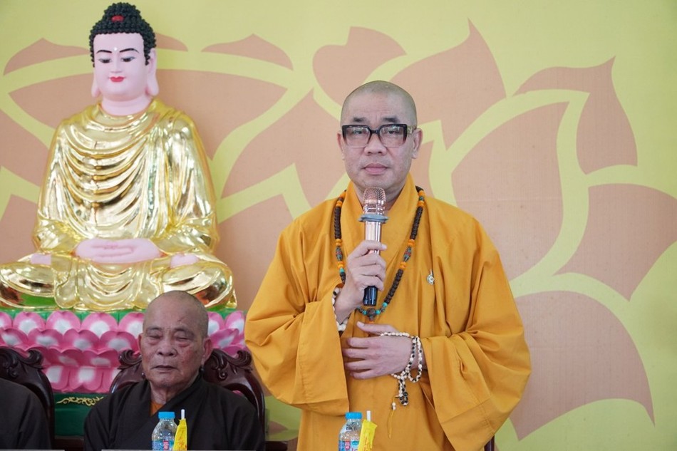 Thượng tọa Thích Quảng Lộc phát biểu chỉ đạo tại các phiên làm việc Thượng tọa Thích Quảng Lộc phát biểu chỉ đạo tại các phiên làm việc