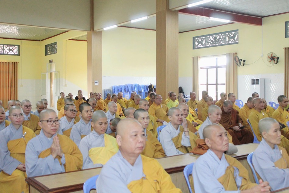 Chư Tăng Ni tham dự Chư Tăng Ni tham dự