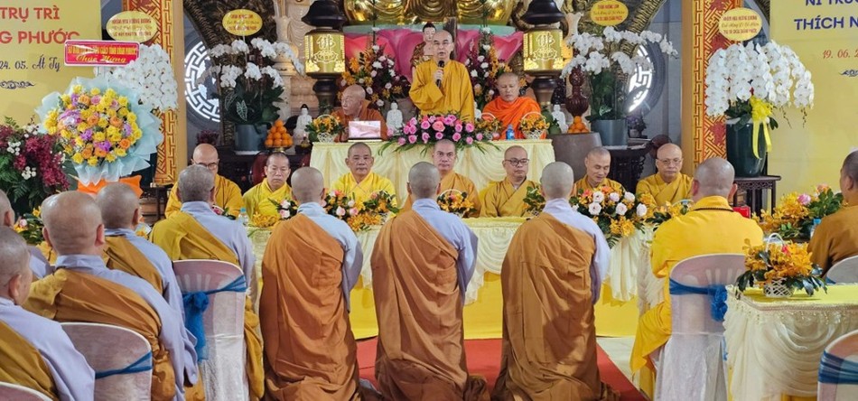 Hòa thượng Thích Tỉnh Cường ban đạo từ Hòa thượng Thích Tỉnh Cường ban đạo từ