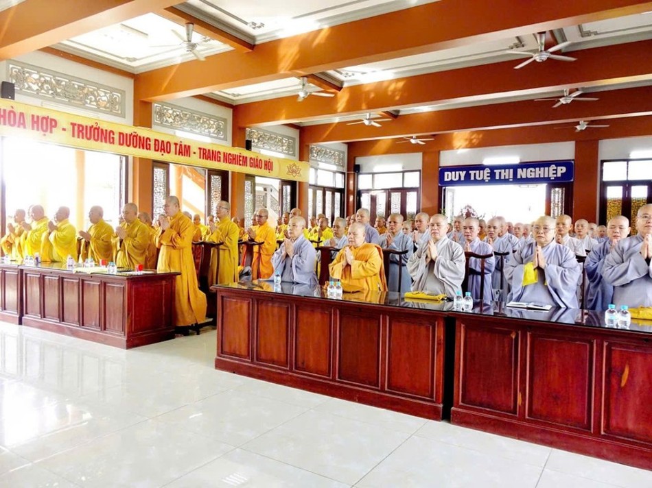 Chư tôn đức Tăng Ni Ban Trị sự 11 huyện, thị xã, thành phố thuộc tỉnh Bình Phước tham dự Chư tôn đức Tăng Ni Ban Trị sự 11 huyện, thị xã, thành phố thuộc tỉnh Bình Phước tham dự