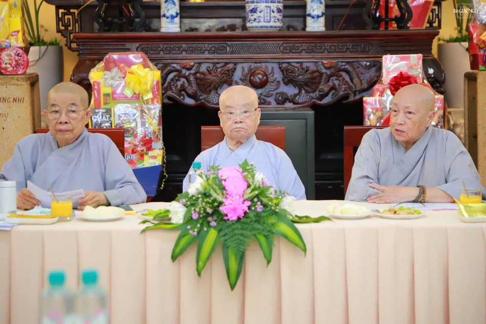 Chư vị Ni trưởng Chứng minh và Thường trực Phân ban Ni giới T.Ư Chư vị Ni trưởng Chứng minh và Thường trực Phân ban Ni giới T.Ư