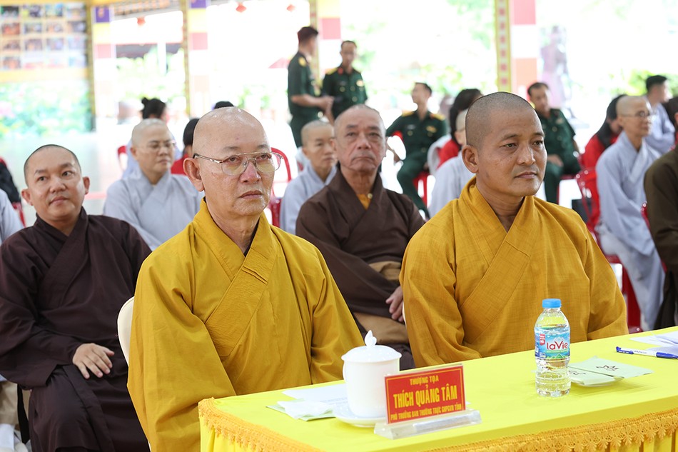 Chư tôn đức tham dự