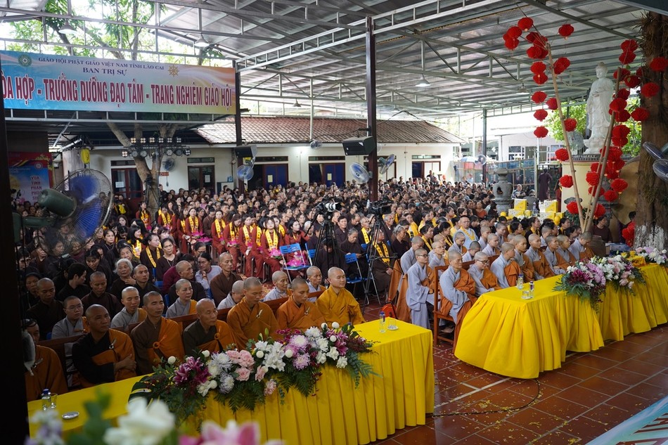 Chư Tăng Ni hành giả và Phật tư tham dự