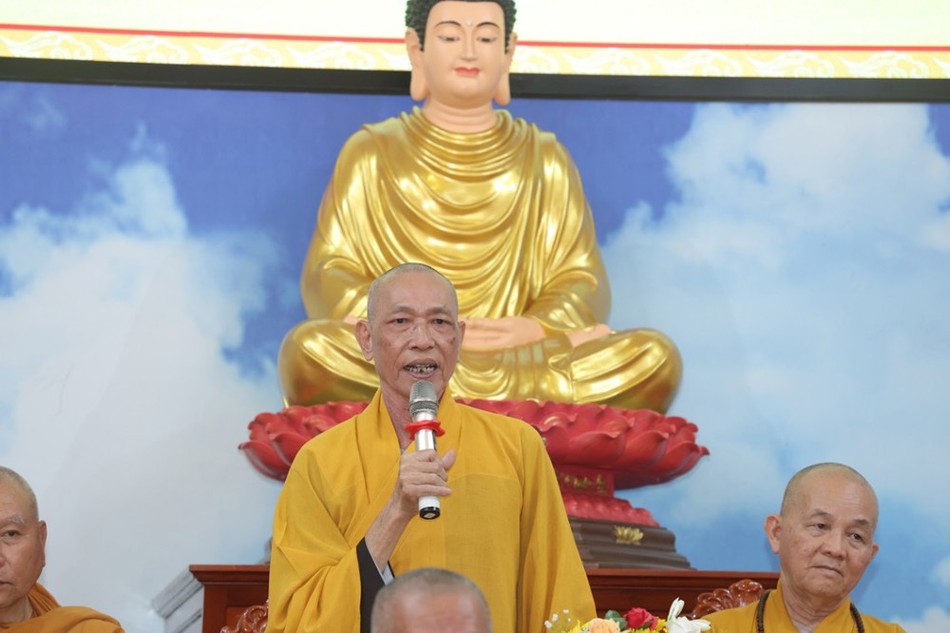 Trưởng lão Hòa thượng Thích Thiện Huệ ban đạo từ