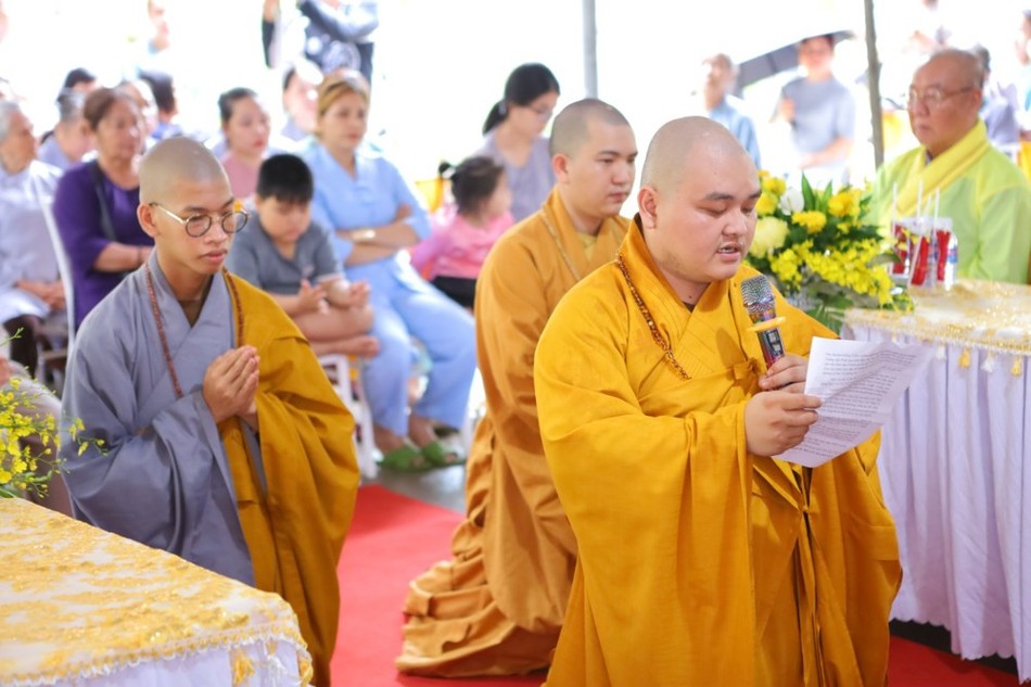 Tân trụ trì chùa Thiên Quang phát nguyện nhận nhiệm vụ Tân trụ trì chùa Thiên Quang phát nguyện nhận nhiệm vụ