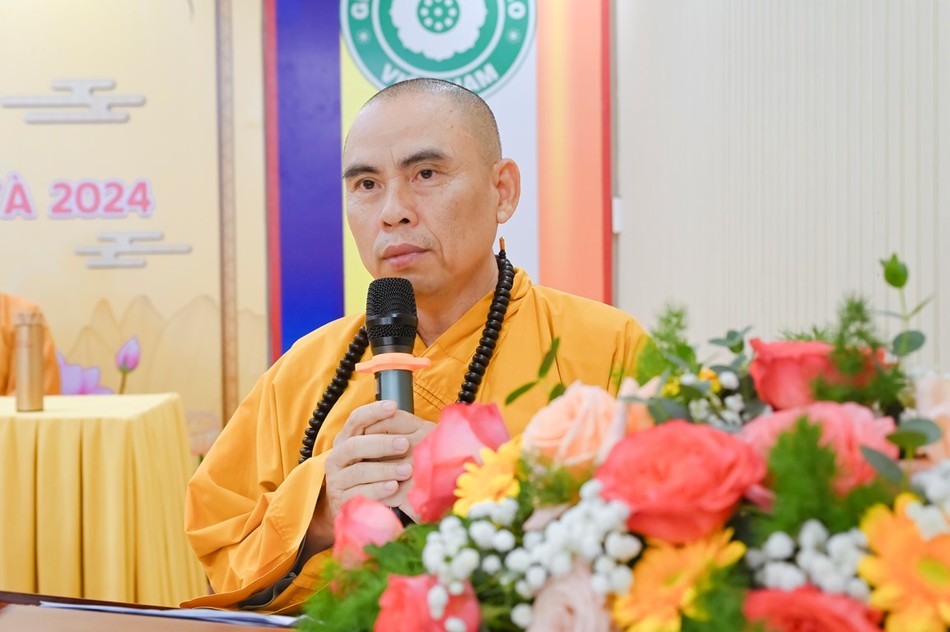 Thượng tọa Thích Nhuận Nghĩa phát biểu cảm tạ Thượng tọa Thích Nhuận Nghĩa phát biểu cảm tạ