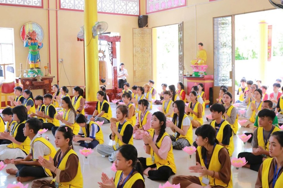 Khóa sinh tham gia khóa tu mùa hè do Ban Trị sự tỉnh tổ chức