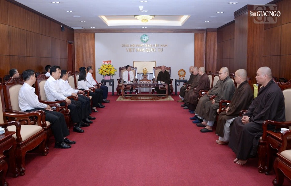 Quang cảnh buổi tiếp thân mật Sở Dân tộc và Tôn giáo TP.HCM tại Việt Nam Quốc Tự