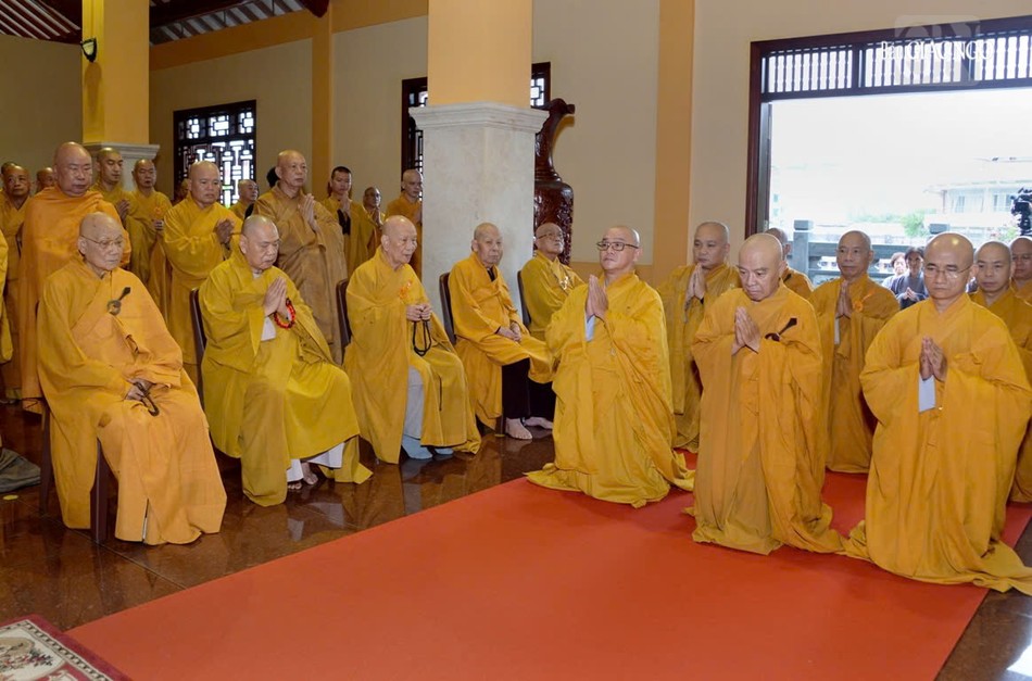 Chư vị giáo phẩm chứng minh và môn đồ pháp quyến