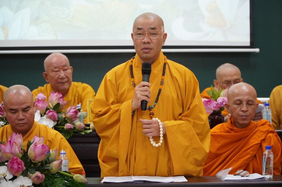 Thượng tọa Thích Quảng Lộc công bố Quyết định số 342 của Trung ương Giáo hội công cử các chức danh chủ chốt của Ban Trị sự tỉnh Thượng tọa Thích Quảng Lộc công bố Quyết định số 342 của Trung ương Giáo hội công cử các chức danh chủ chốt của Ban Trị sự tỉnh