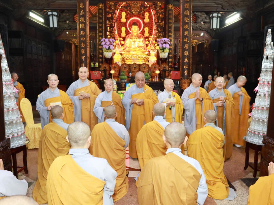 Tại chùa Pháp Võ Tại chùa Pháp Võ