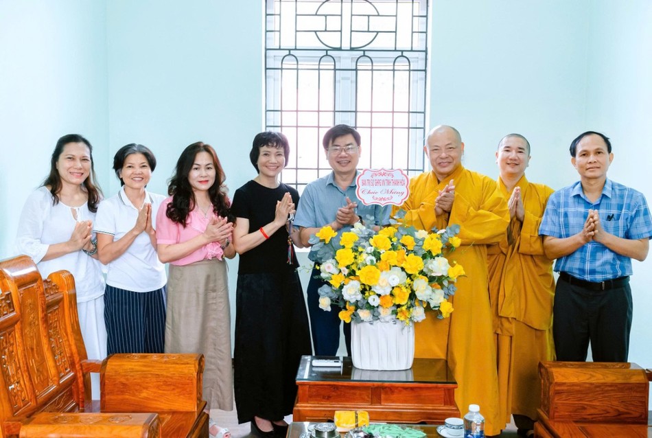 Ban Trị sự GHPGVN tỉnh chúc mừng lãnh đạo các xã, phường