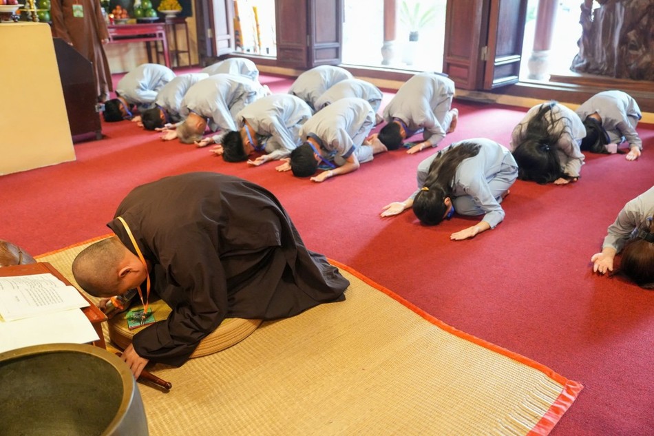 Các bạn được hướng dẫn học oai nghi Các bạn được hướng dẫn học oai nghi