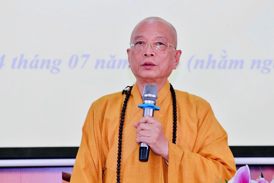 Thượng tọa Thích Huệ Khai sách tấn Tăng Ni Thượng tọa Thích Huệ Khai sách tấn Tăng Ni