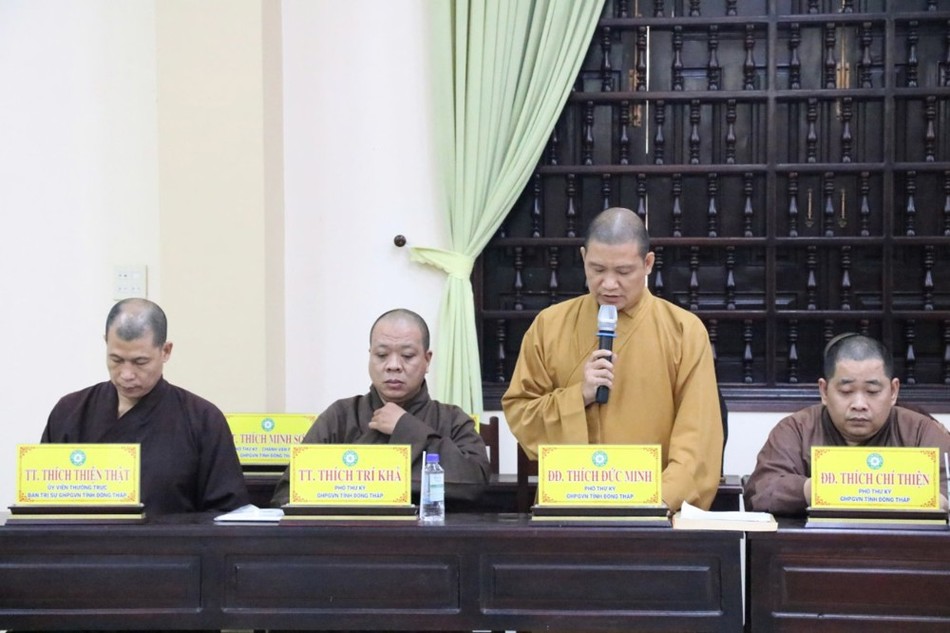 Đại biểu đóng góp ý kiến