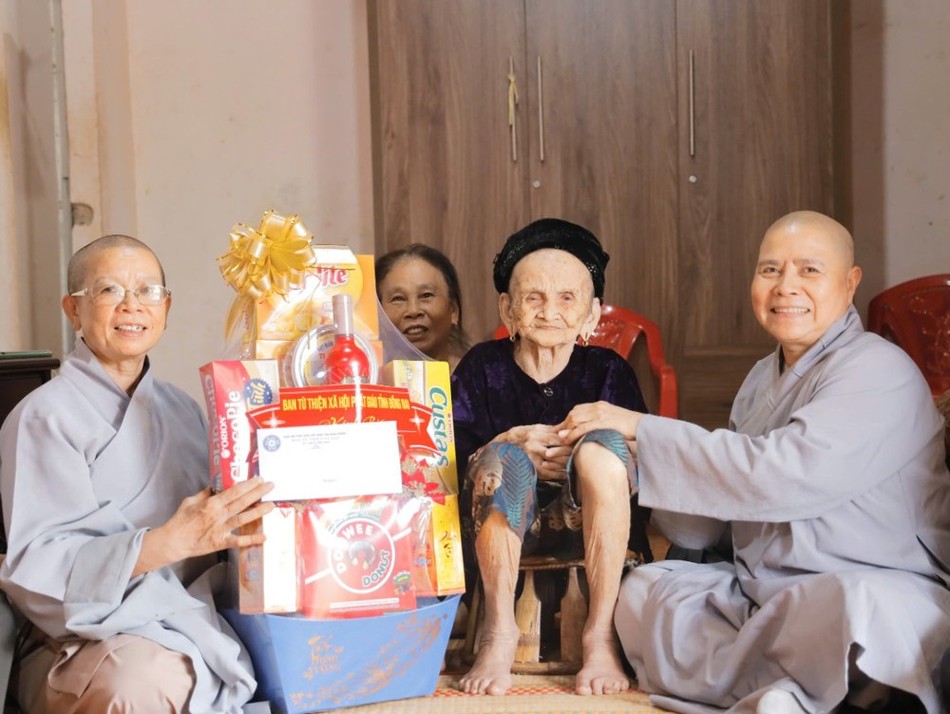 Đoàn them Mẹ Kha Thị Yến, sinh năm 1913