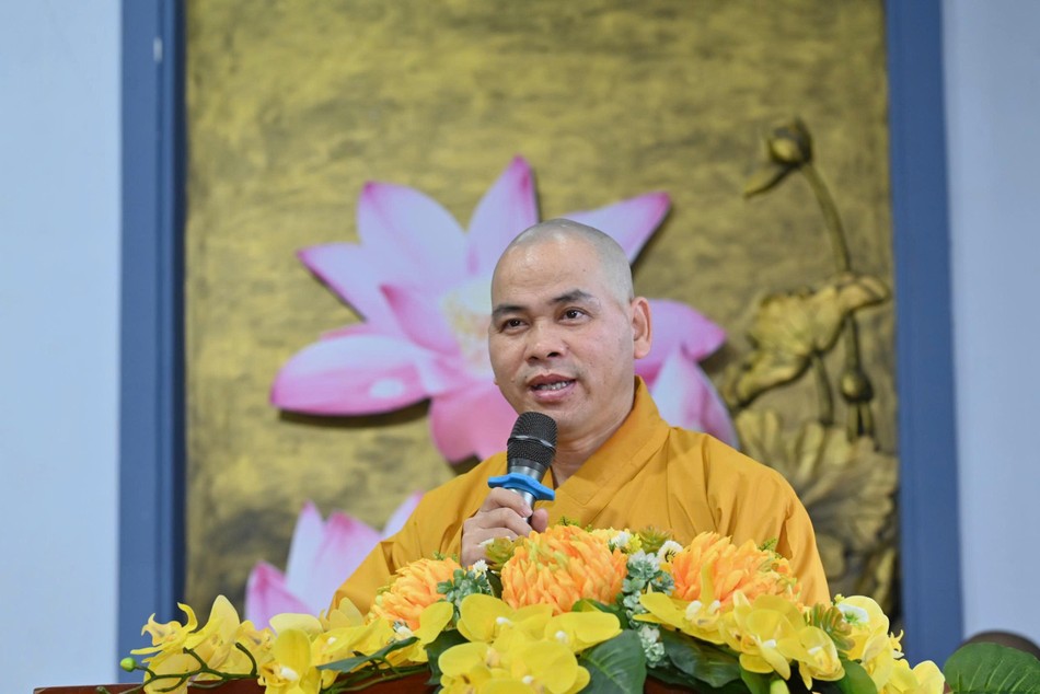Thượng tọa Thích Thiện Thông phát biểu khai mạc Thượng tọa Thích Thiện Thông phát biểu khai mạc