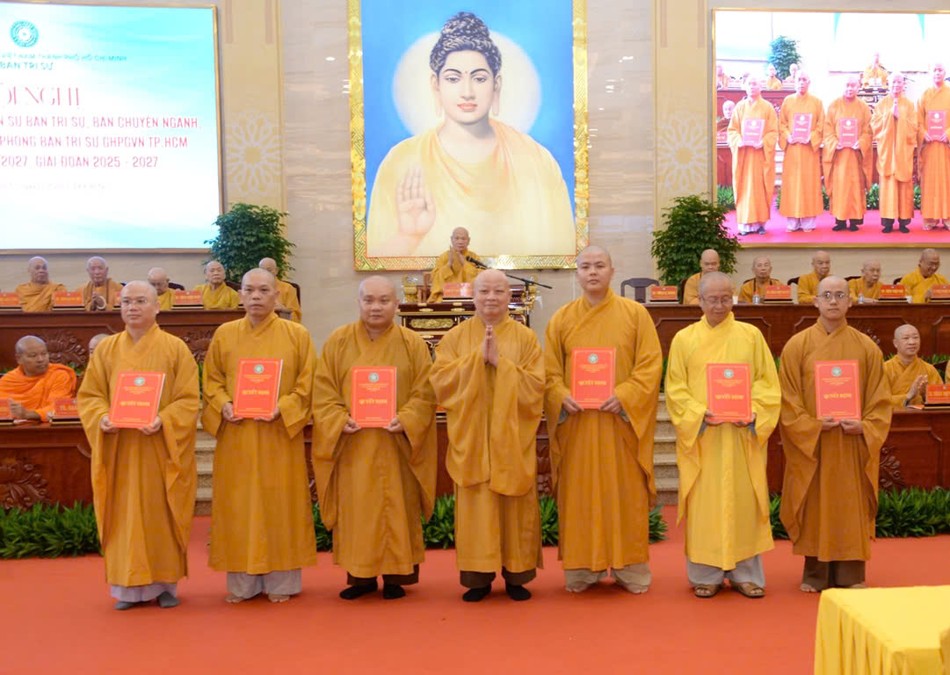 Nhân sự Văn phòng Ban Trị sự TP.HCM, Thượng tọa Thích Trung Nguyện, Phó Thư ký kiêm Chánh Văn phòng Ban Trị sự TP.HCM