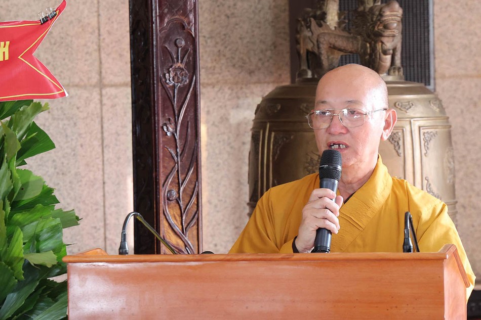 Thượng tọa Thích Quảng Tâm phát biểu tại lễ tưởng niệm