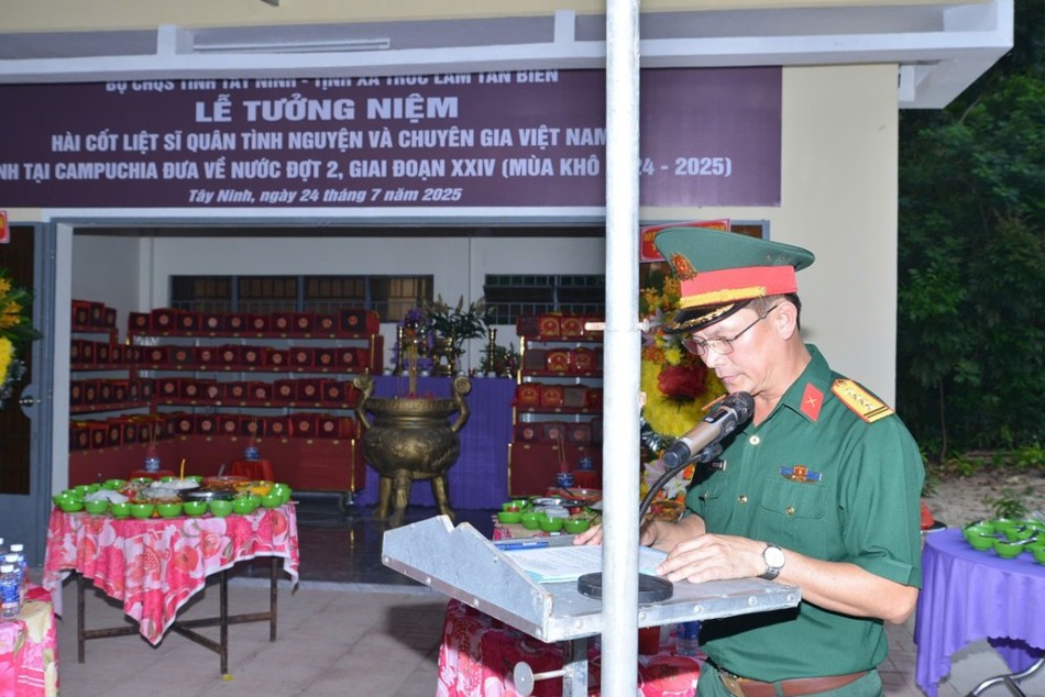 Đại tá Nguyễn Minh Tấn phát biểu tưởng niệm