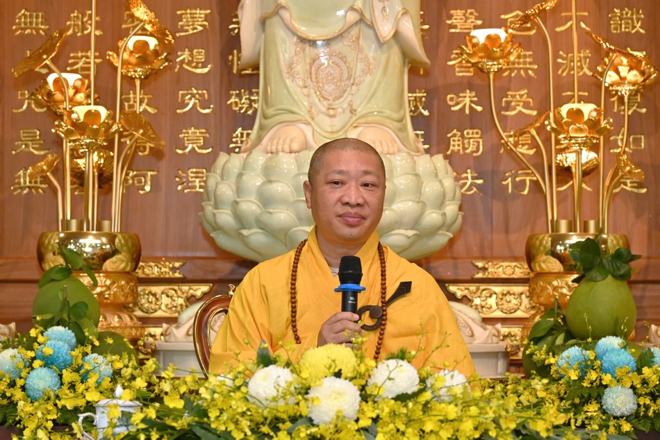 Thượng tọa Thích Thiện Thuận nó về với chủ đề: Giới bổn Tỳ-kheo-ni Thượng tọa Thích Thiện Thuận nó về với chủ đề: Giới bổn Tỳ-kheo-ni