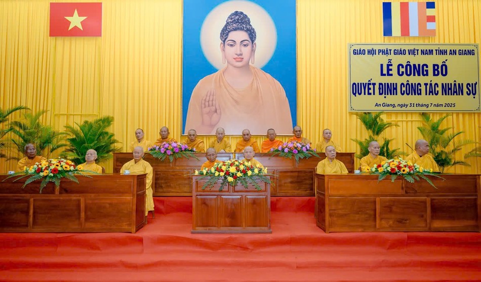 Chư vị giáo phẩm Hội đồng Chứng minh, Hội đồng Trị sự chứng minh, tham dự Chư vị giáo phẩm Hội đồng Chứng minh, Hội đồng Trị sự chứng minh, tham dự