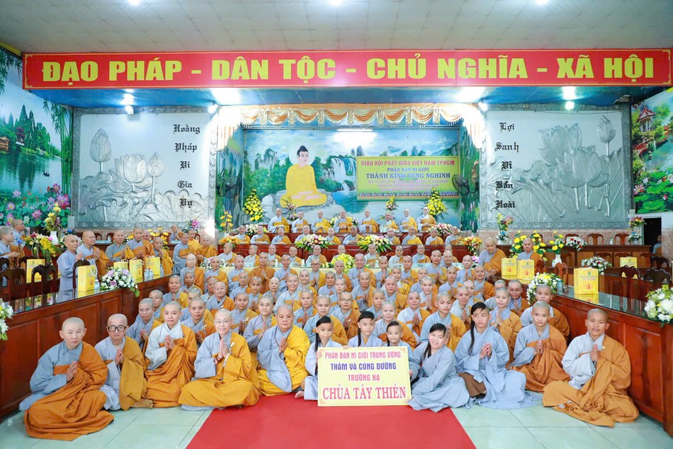 Chụp ảnh lưu niệm Chụp ảnh lưu niệm