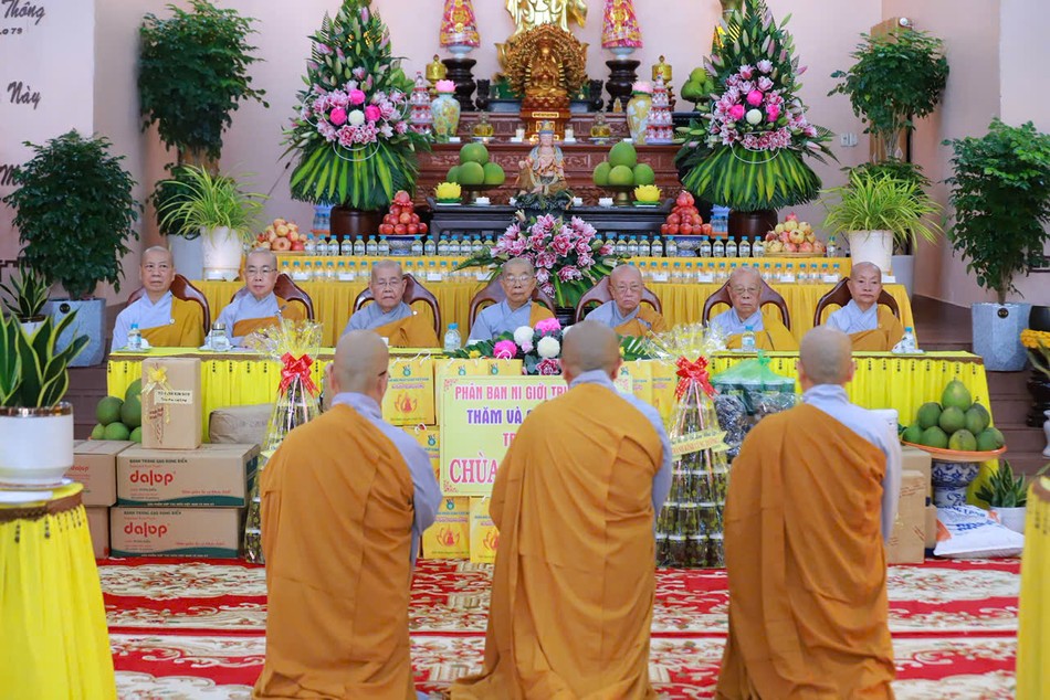 Đại diện hành giả trường hạ chùa Quang Minh Đại diện hành giả trường hạ chùa Quang Minh