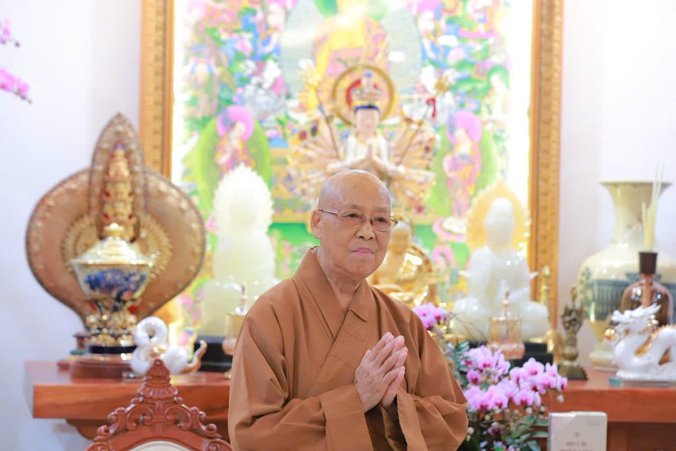 Ni trưởng Từ Dung bày tỏ niềm hoan hỷ khi được diện kiến chư Ni Phân ban Ni giới GHPGVN Ni trưởng Từ Dung bày tỏ niềm hoan hỷ khi được diện kiến chư Ni Phân ban Ni giới GHPGVN