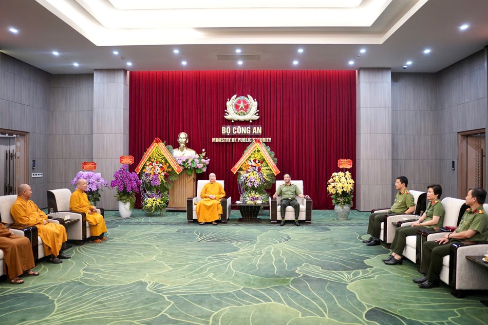 Quang cảnh buổi gặp gỡ Quang cảnh buổi gặp gỡ